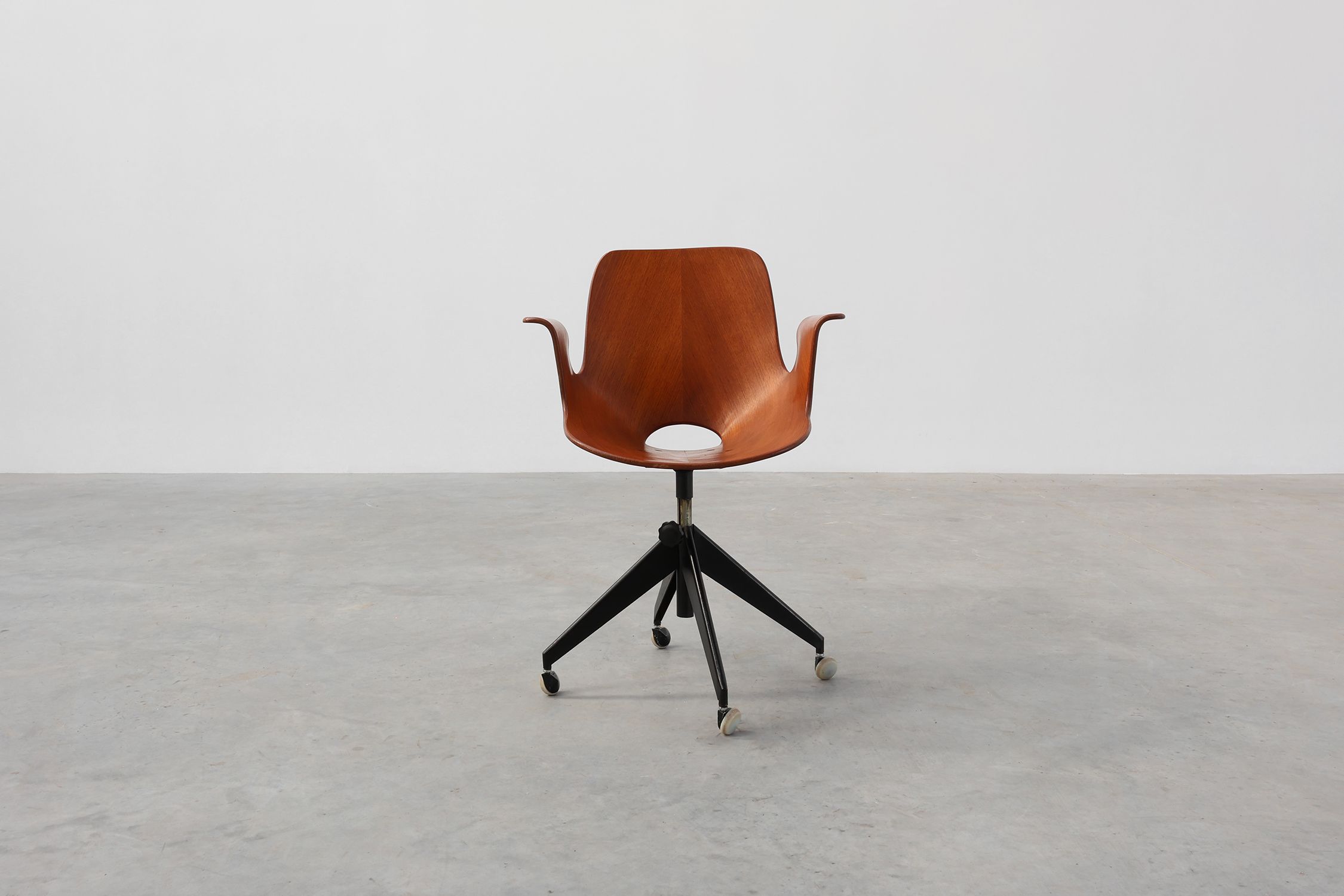 Medea office chair by Vittorio Nobili for Fratelli Tagliabue, Italy 1950sthumbnail
